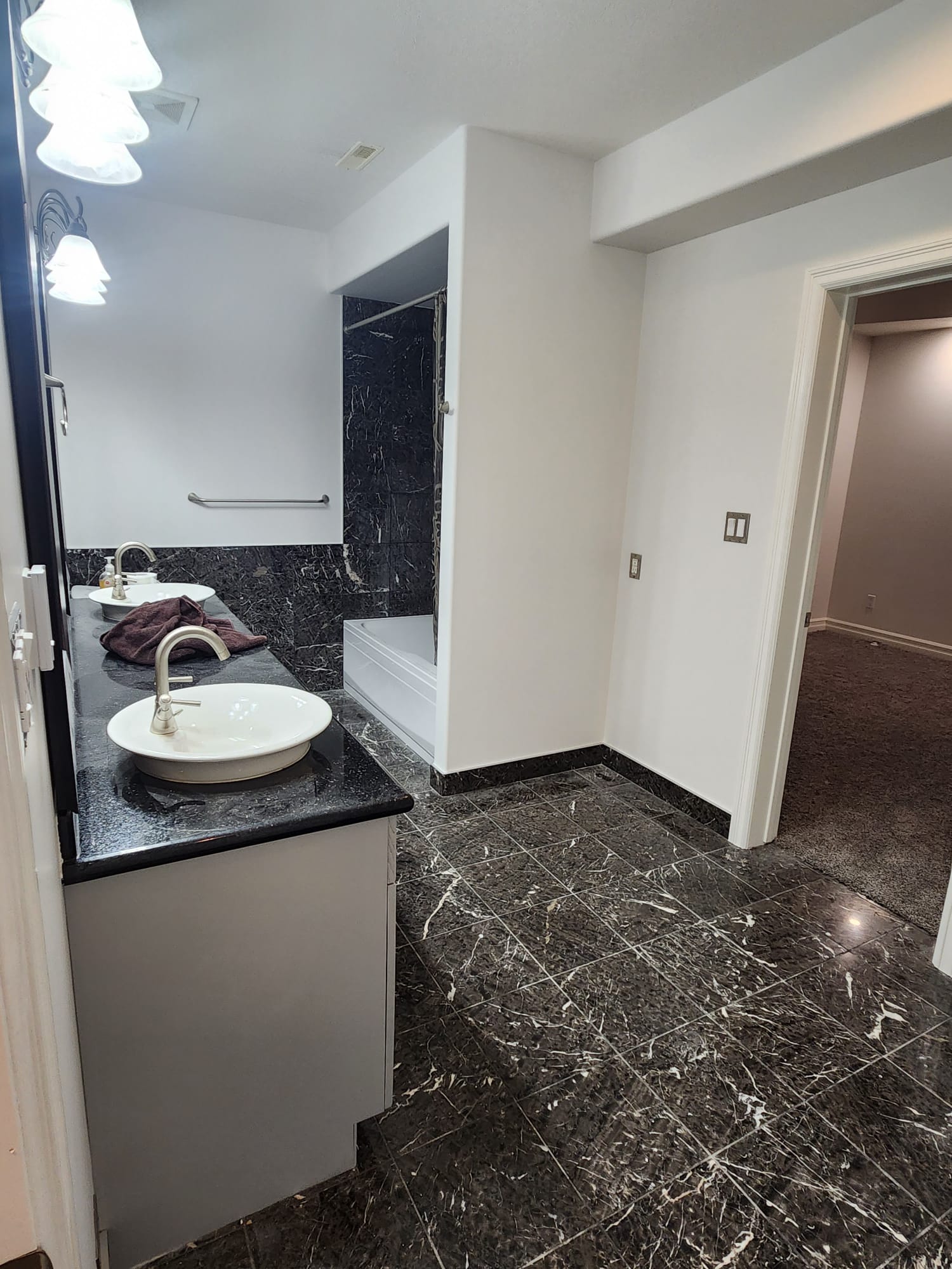 Residential bathroom repainting